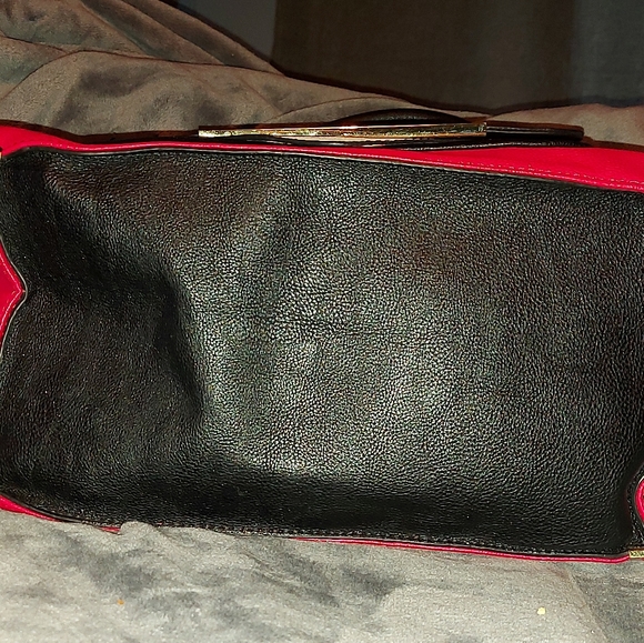 Betsey johnson, red and black shoulder/ hand bag. Good condition. Medium size - Picture 3 of 4